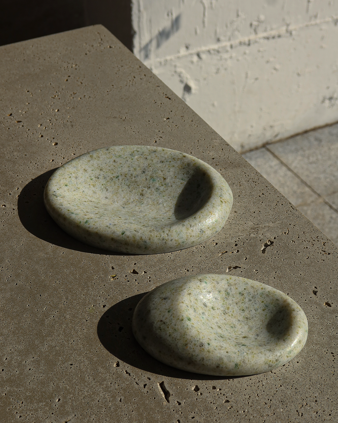 Drift Pebble Tray